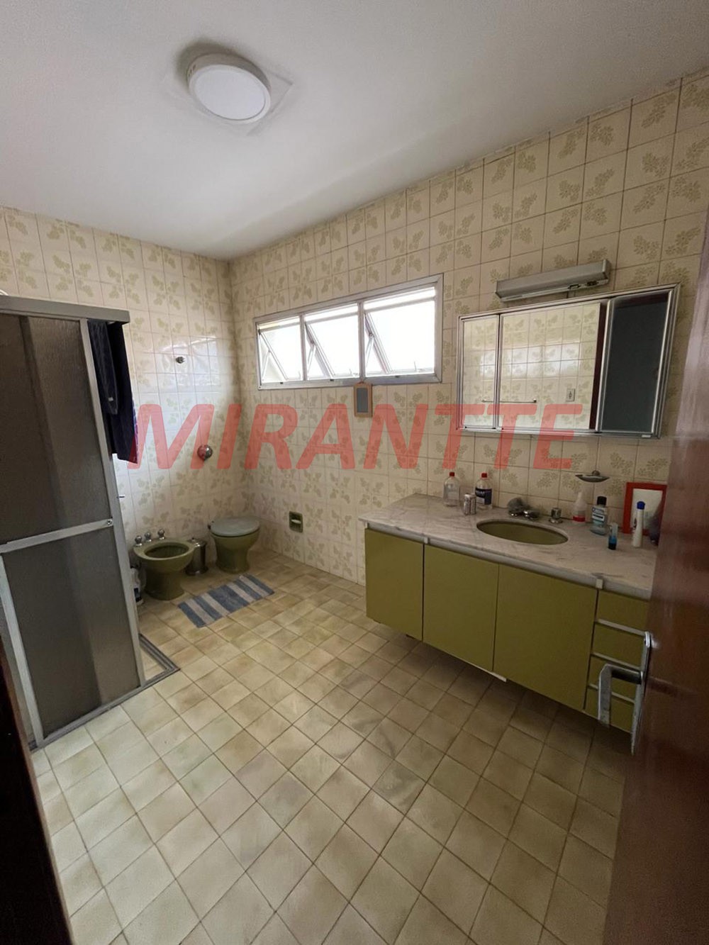 Sobrado de 295m² com 4 quartos em Parada Inglesa