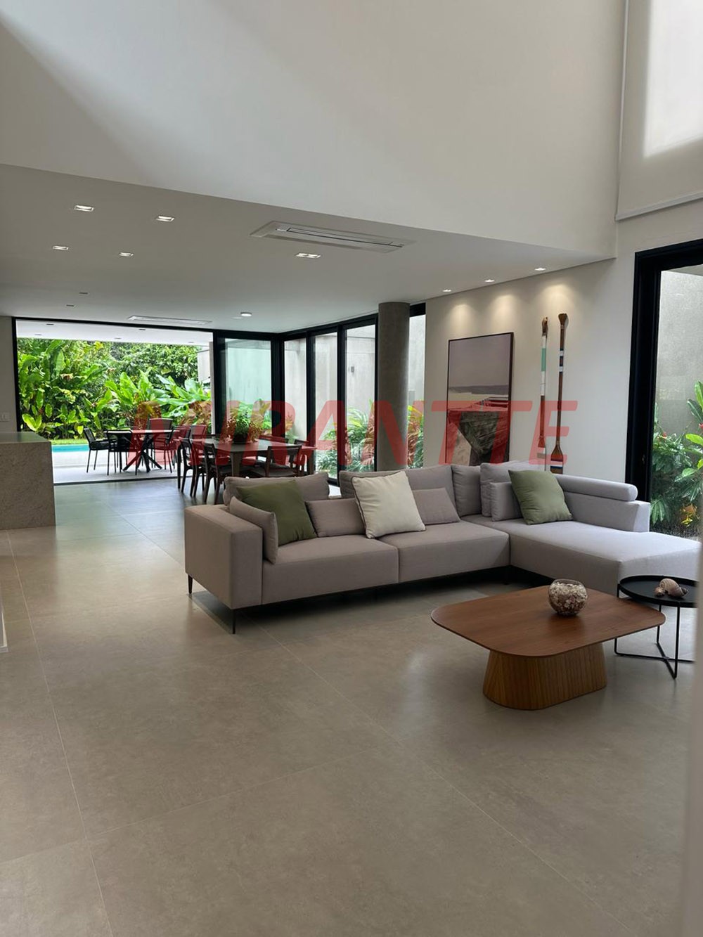 Sobrado de 355m² com 4 quartos em RIVIERA DE SAO LOURENCO