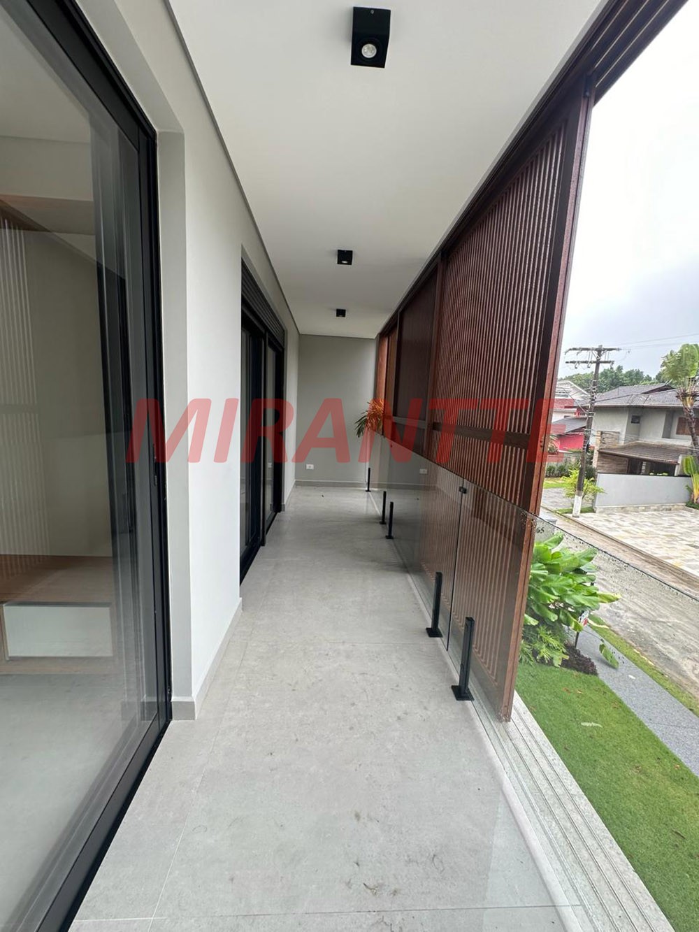 Sobrado de 355m² com 4 quartos em RIVIERA DE SAO LOURENCO