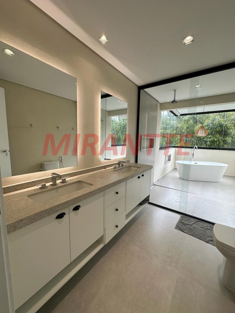 Sobrado de 355m² com 4 quartos em RIVIERA DE SAO LOURENCO