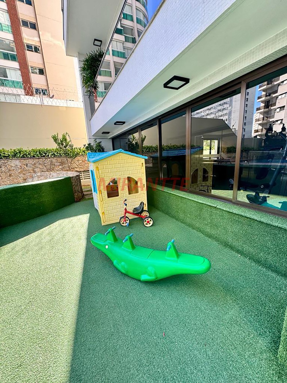 Apartamento de 198m² com 4 quartos em Santana