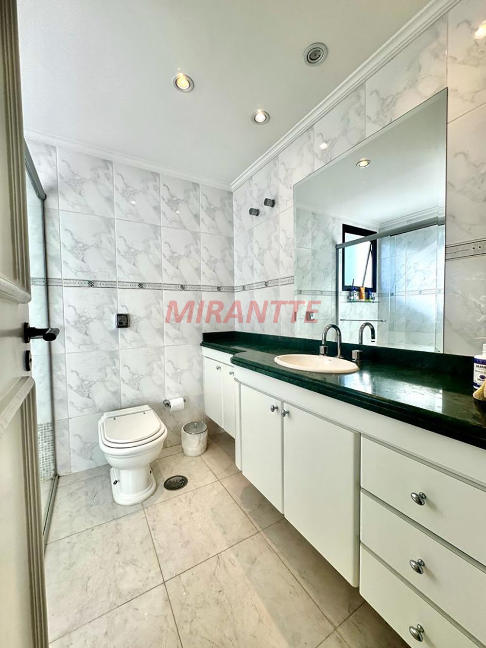 Apartamento de 198m² com 4 quartos em Santana