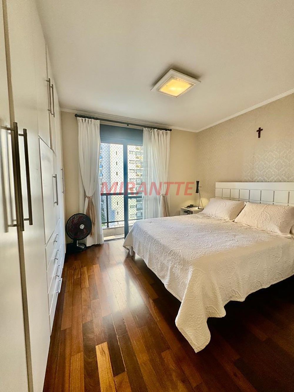 Apartamento de 198m² com 4 quartos em Santana