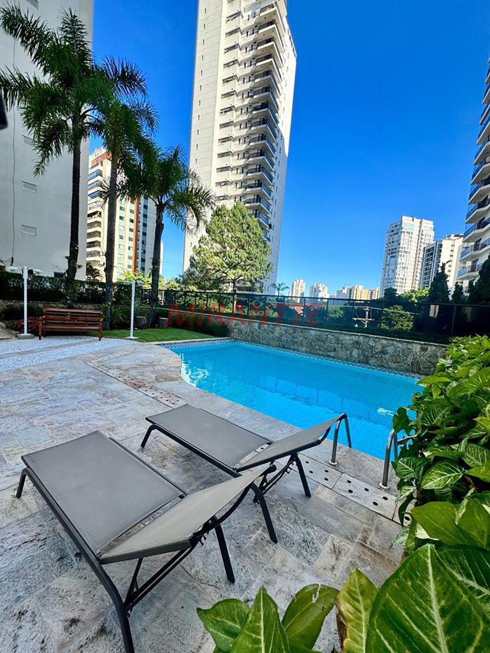 Apartamento de 198m² com 4 quartos em Santana