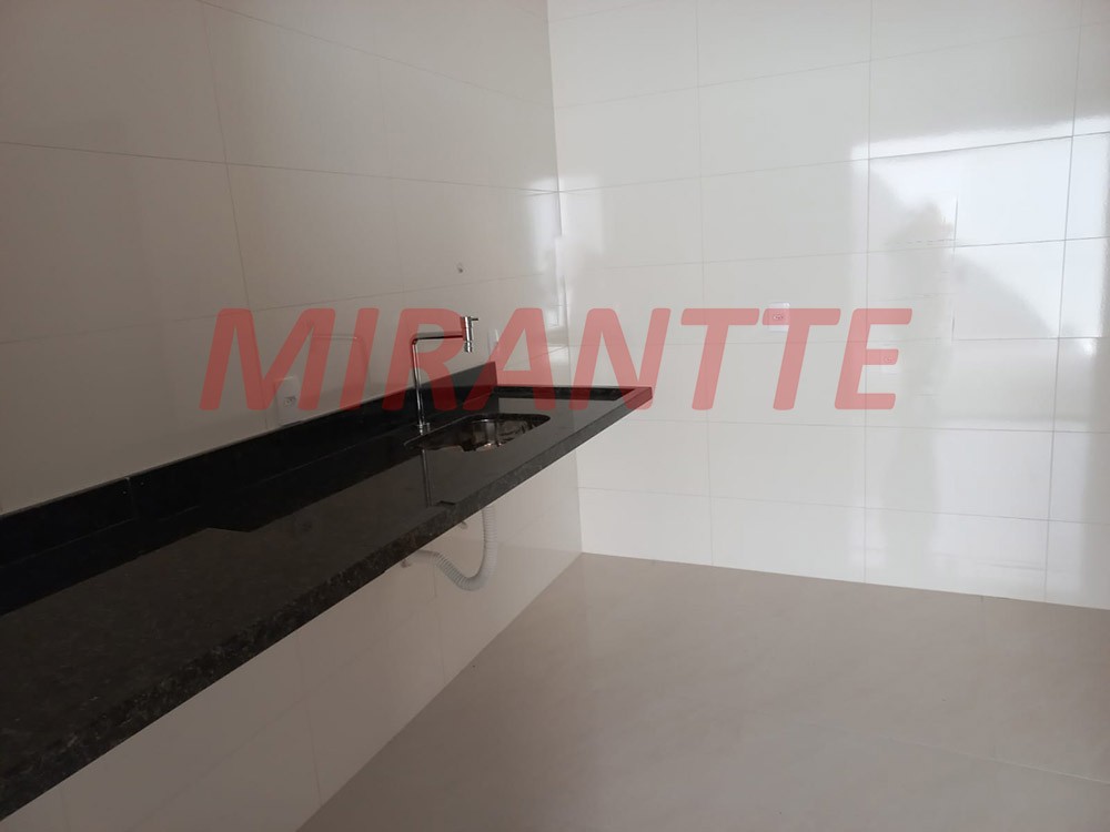 Sobrado de 140m² com 3 quartos em Vila Nivi