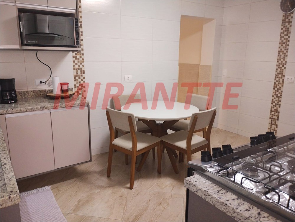 Sobrado de 189m² com 3 quartos em Vila Aurora