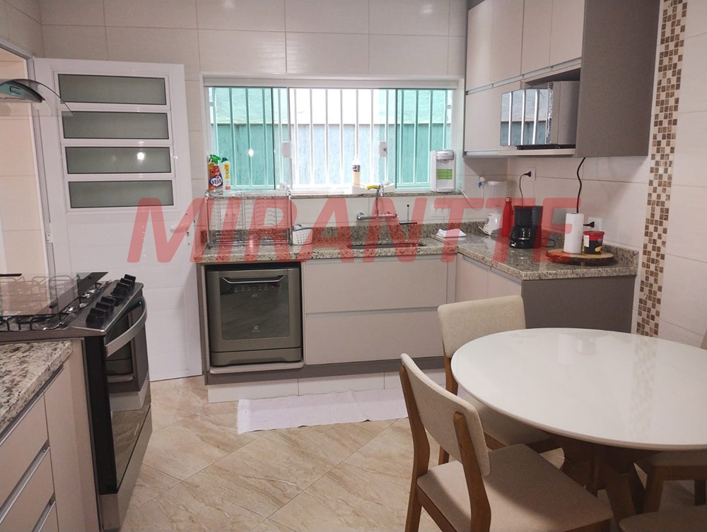 Sobrado de 189m² com 3 quartos em Vila Aurora
