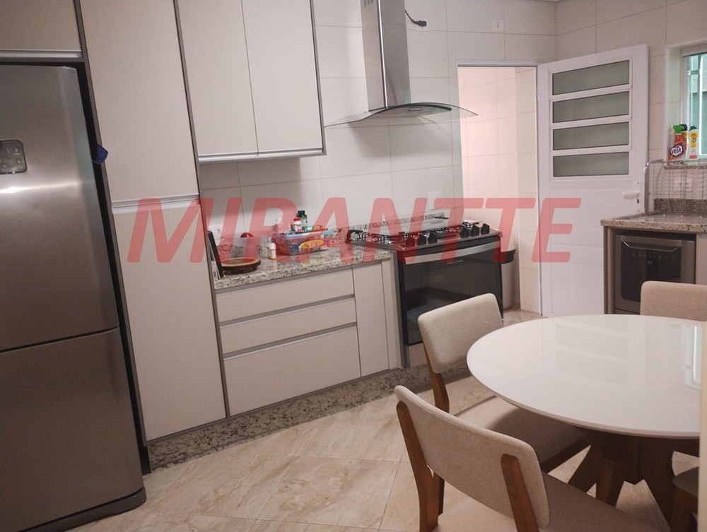 Sobrado de 189m² com 3 quartos em Vila Aurora