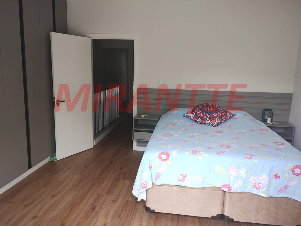 Sobrado de 189m² com 3 quartos em Vila Aurora