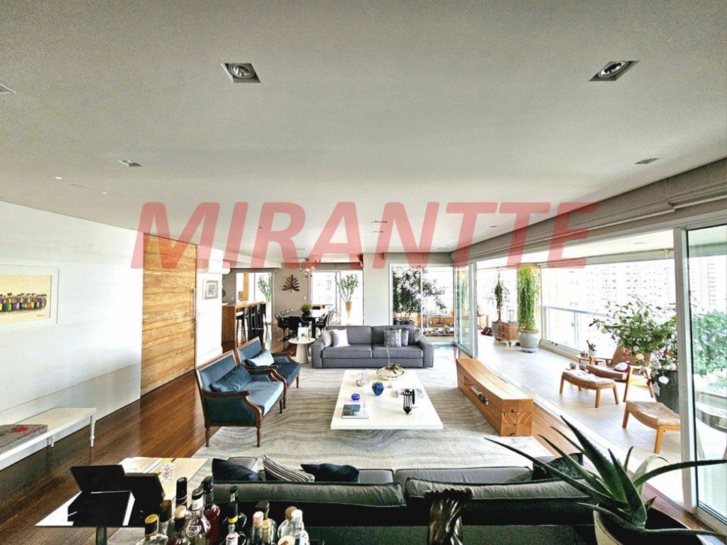 Apartamento de 385m² em Campo Belo