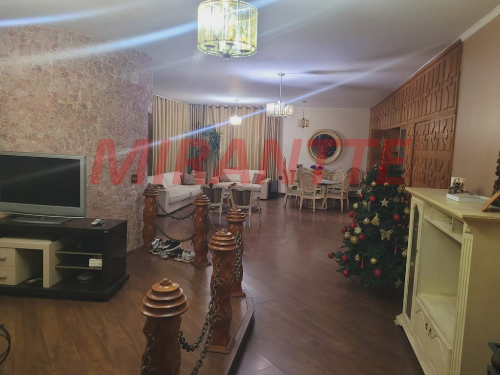 Comercial de 590m² com 4 quartos em Vila Rosália