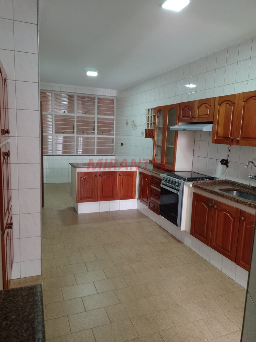 Sobrado de 290m² com 3 quartos em Vila Hortência
