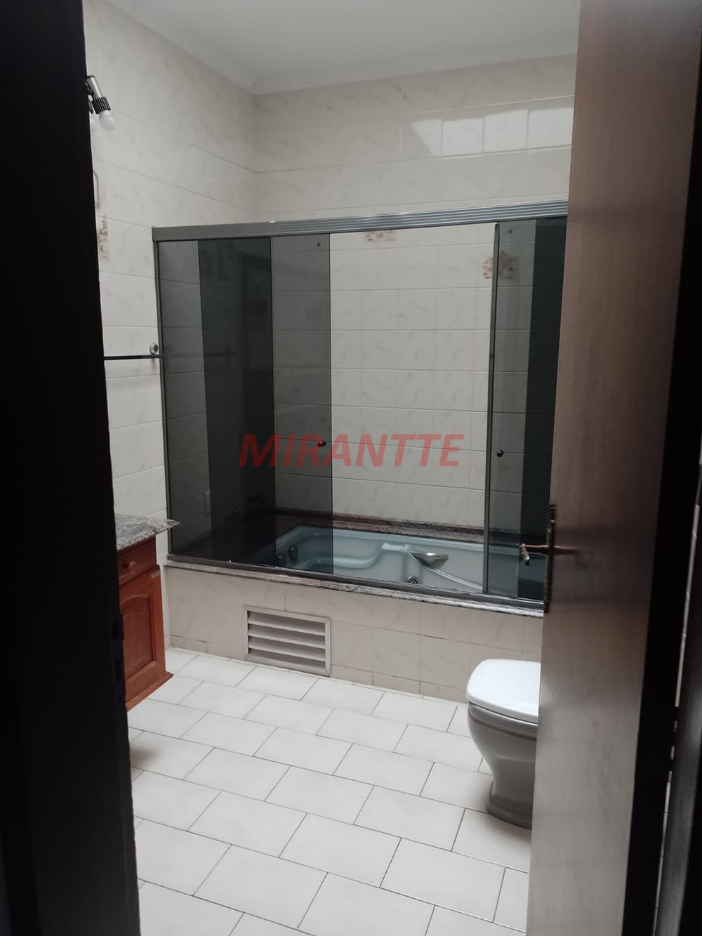 Sobrado de 290m² com 3 quartos em Vila Hortência