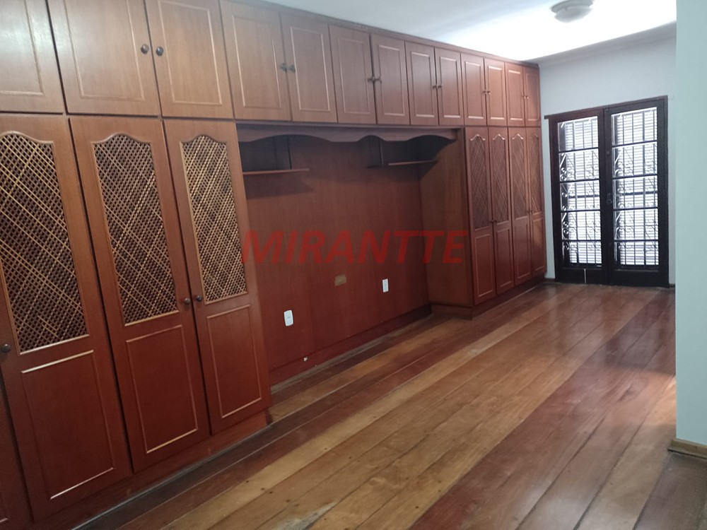 Sobrado de 290m² com 3 quartos em Vila Hortência