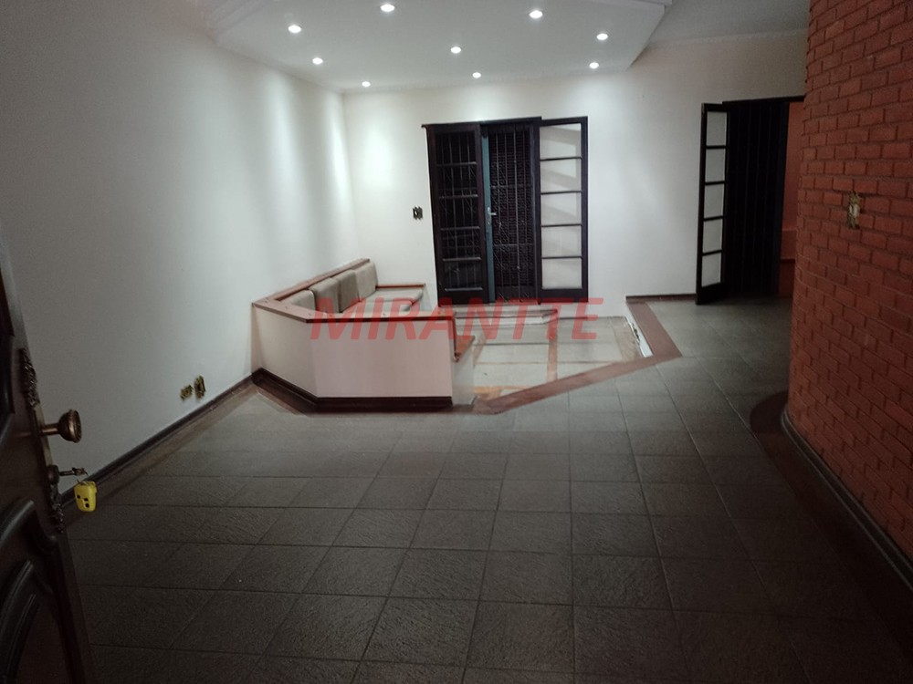 Sobrado de 290m² com 3 quartos em Vila Hortência