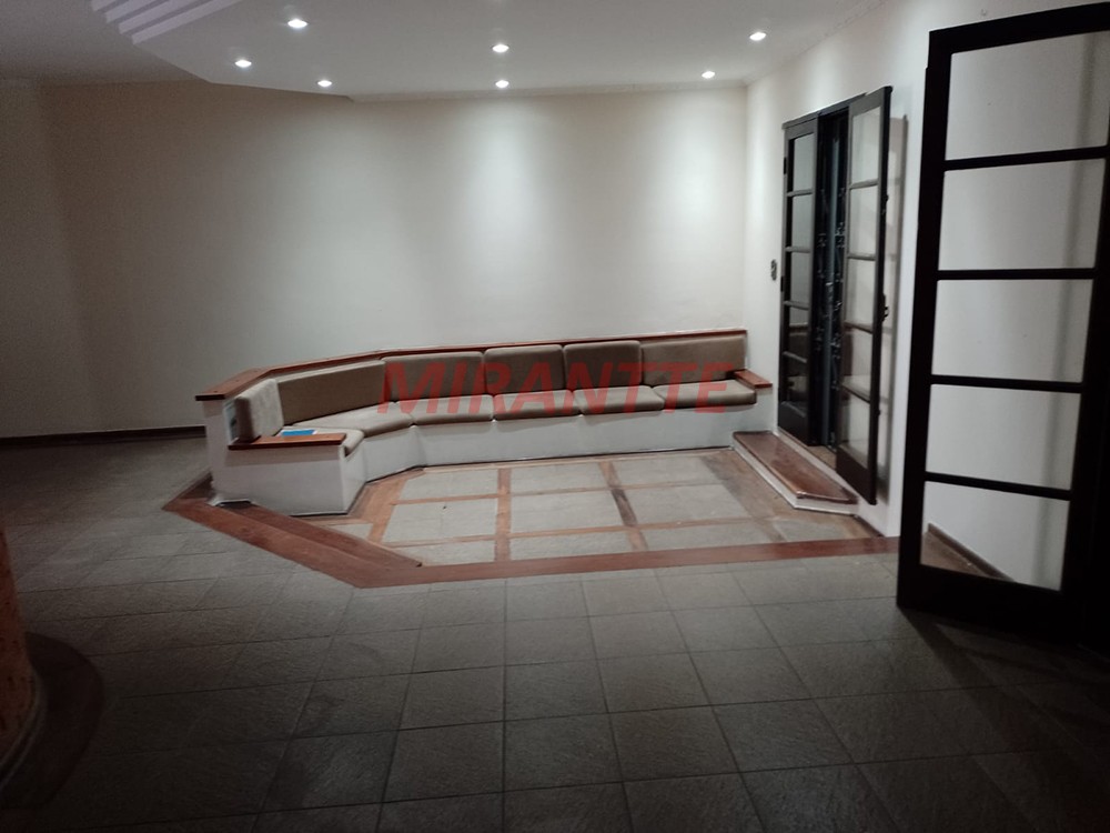 Sobrado de 290m² com 3 quartos em Vila Hortência