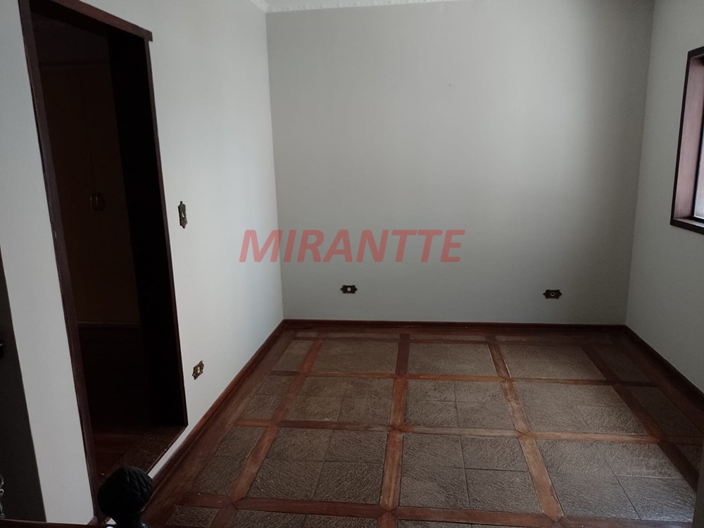 Sobrado de 290m² com 3 quartos em Vila Hortência