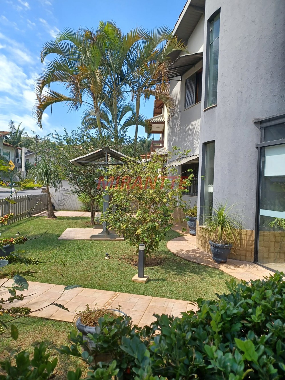 Sobrado de 351m² com 3 quartos em Jardim Fazenda Rincão