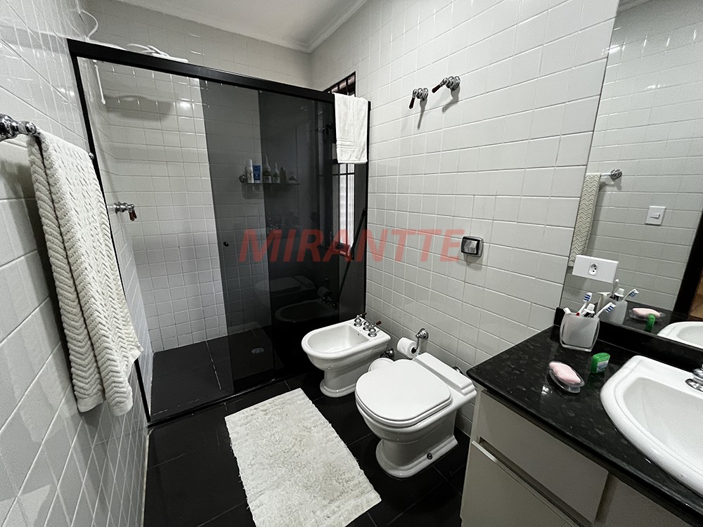 Sobrado de 400m² com 5 quartos em Tremembe