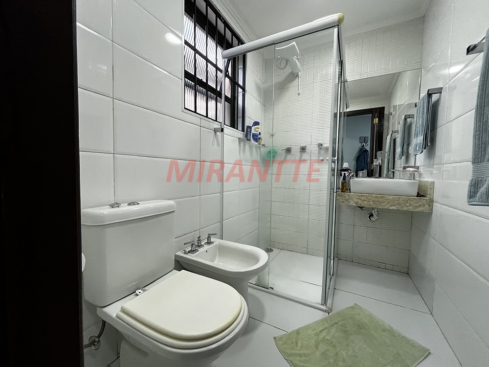 Sobrado de 400m² com 5 quartos em Tremembe