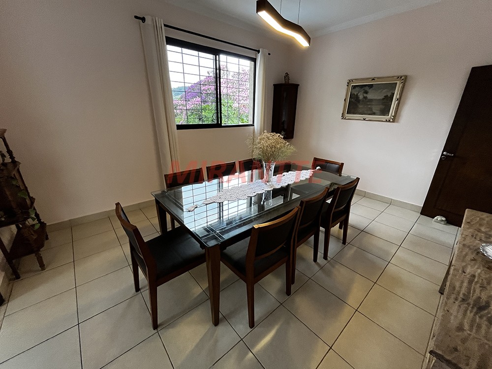 Sobrado de 400m² com 5 quartos em Tremembe