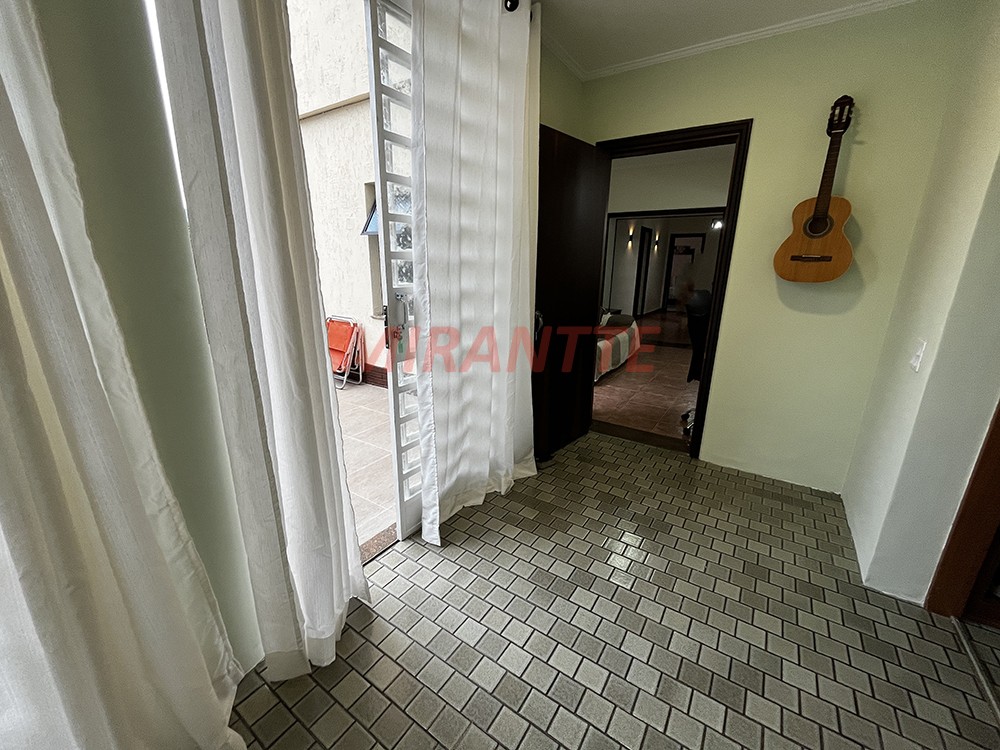 Sobrado de 400m² com 5 quartos em Tremembe