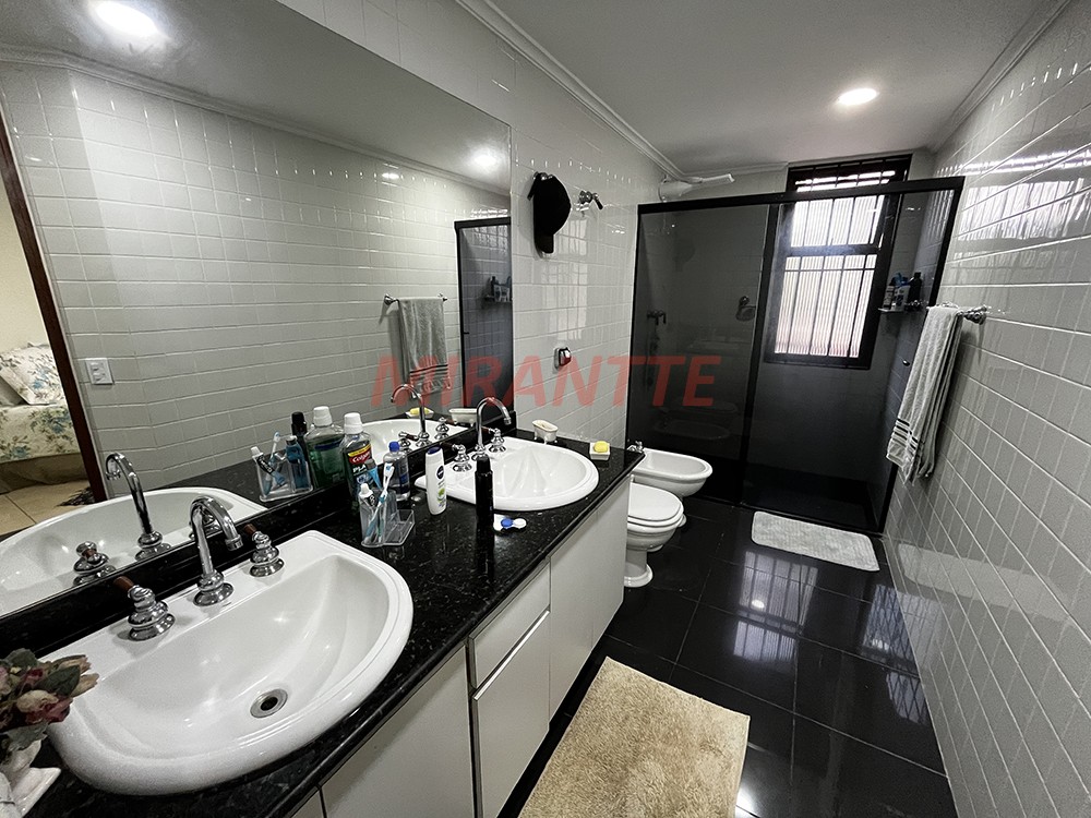 Sobrado de 400m² com 5 quartos em Tremembe