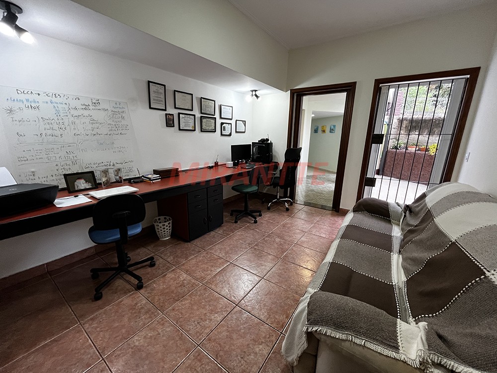 Sobrado de 400m² com 5 quartos em Tremembe