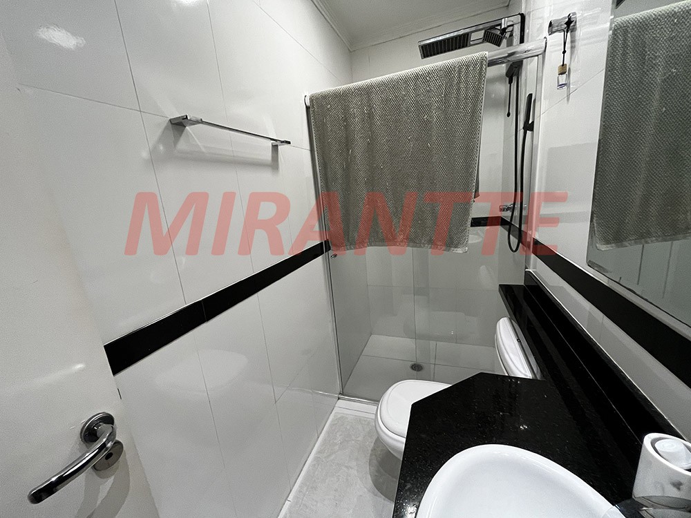 Sobrado de 248m² com 3 quartos em Santana