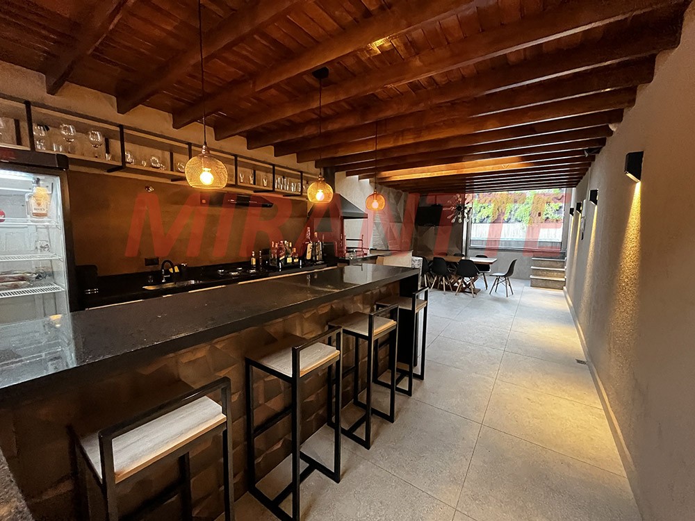 Sobrado de 248m² com 3 quartos em Santana