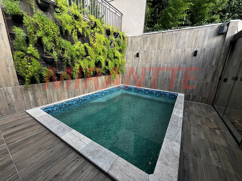 Sobrado de 248m² com 3 quartos em Santana