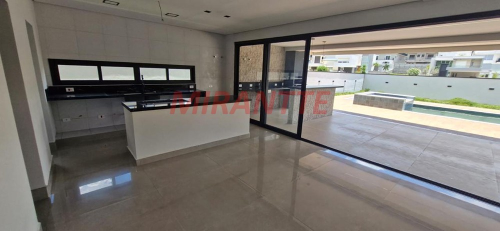 Sobrado de 297m² com 3 quartos em Itapetinga