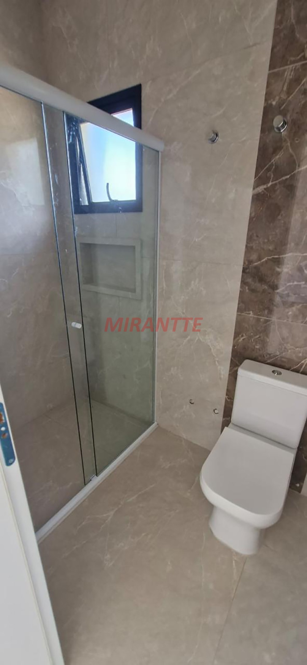Sobrado de 297m² com 3 quartos em Itapetinga