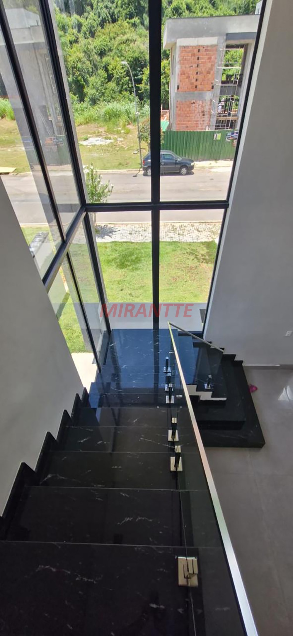 Sobrado de 297m² com 3 quartos em Itapetinga