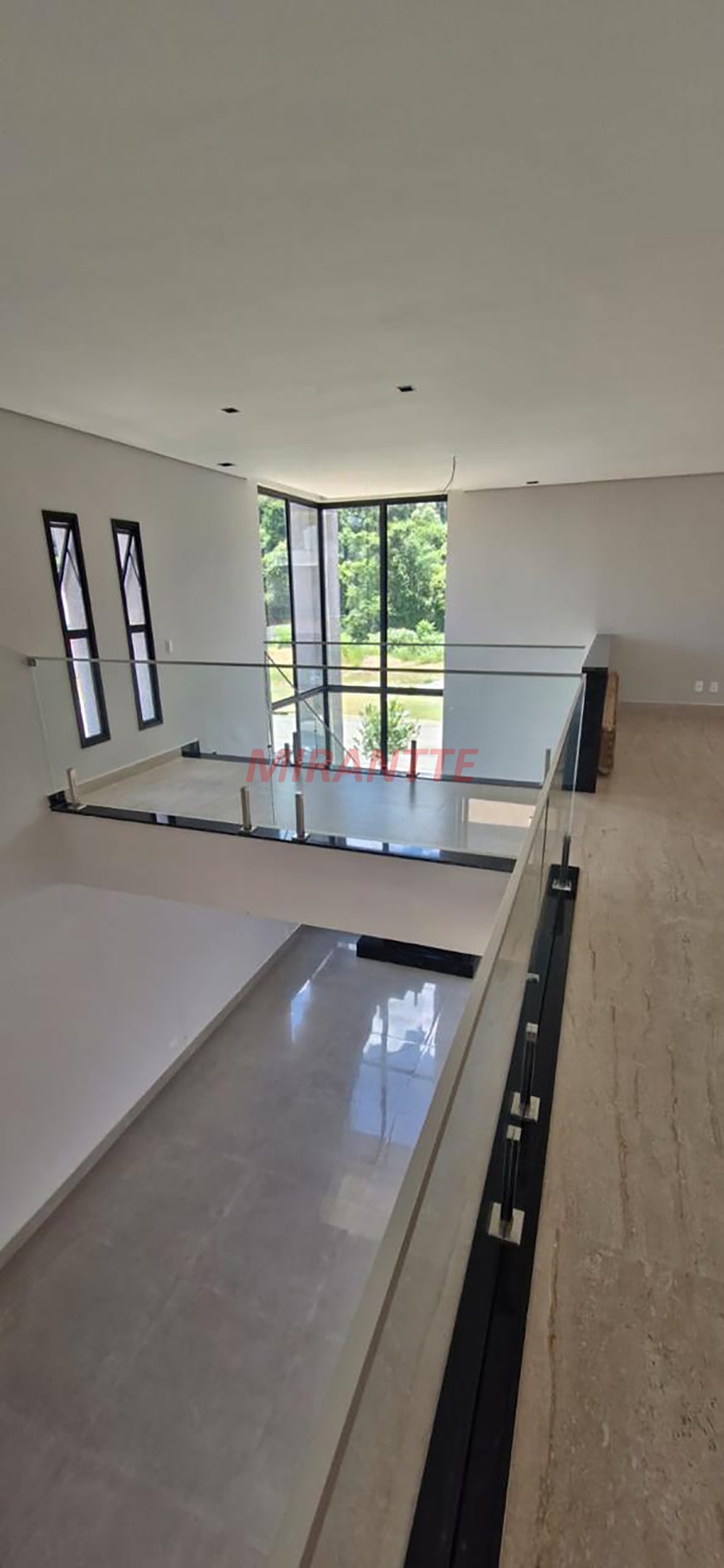Sobrado de 297m² com 3 quartos em Itapetinga