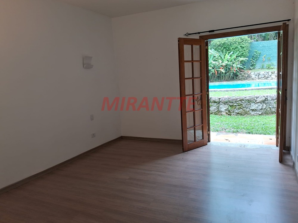 Casa terrea de 645m² com 4 quartos em Serra da Cantareira