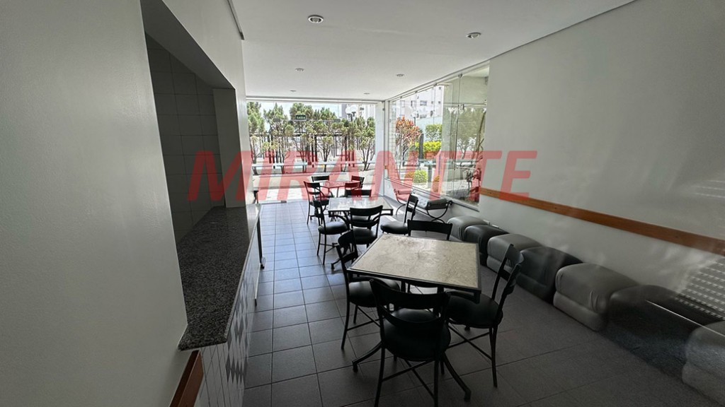 Apartamento de 57m² com 2 quartos em Santa Teresinha
