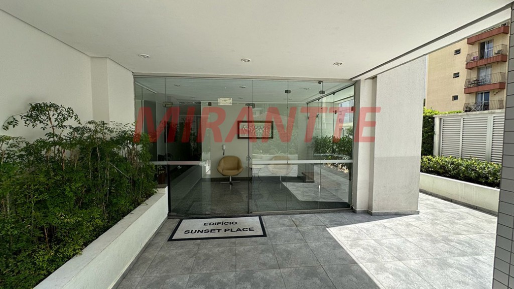 Apartamento de 57m² com 2 quartos em Santa Teresinha