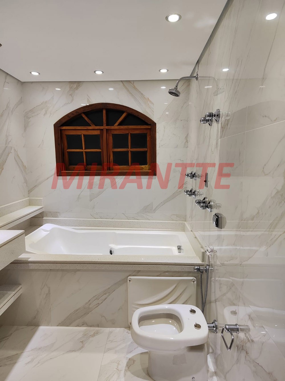 Sobrado de 341m² com 3 quartos em Jardim São Paulo