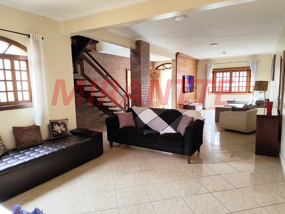 Sobrado de 341m² com 3 quartos em Jardim São Paulo