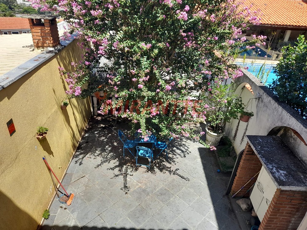 Sobrado de 183m² com 3 quartos em Vila Santos