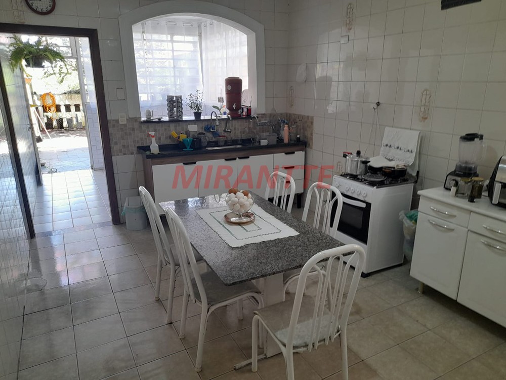 Sobrado de 183m² com 3 quartos em Vila Santos