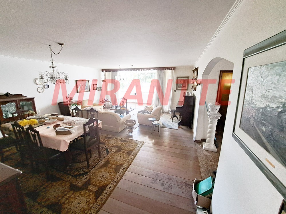 Casa terrea de 349m² com 4 quartos em Tremembe