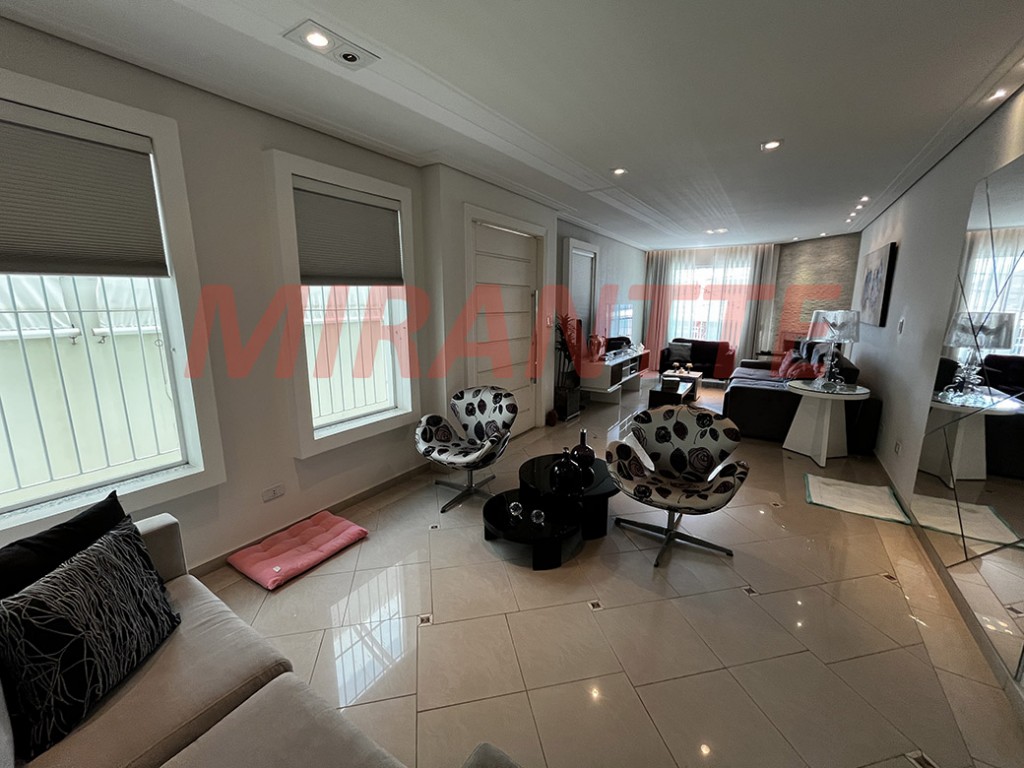 Sobrado de 184m² com 3 quartos em Santa Teresinha