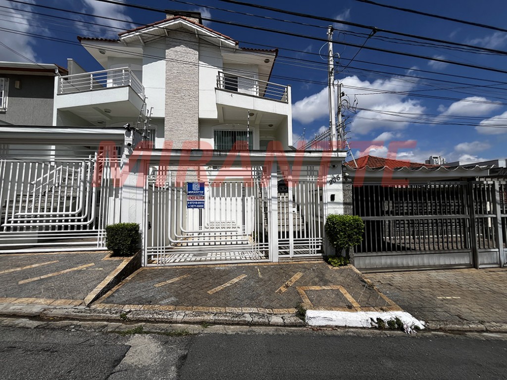 Sobrado de 184m² com 3 quartos em Santa Teresinha