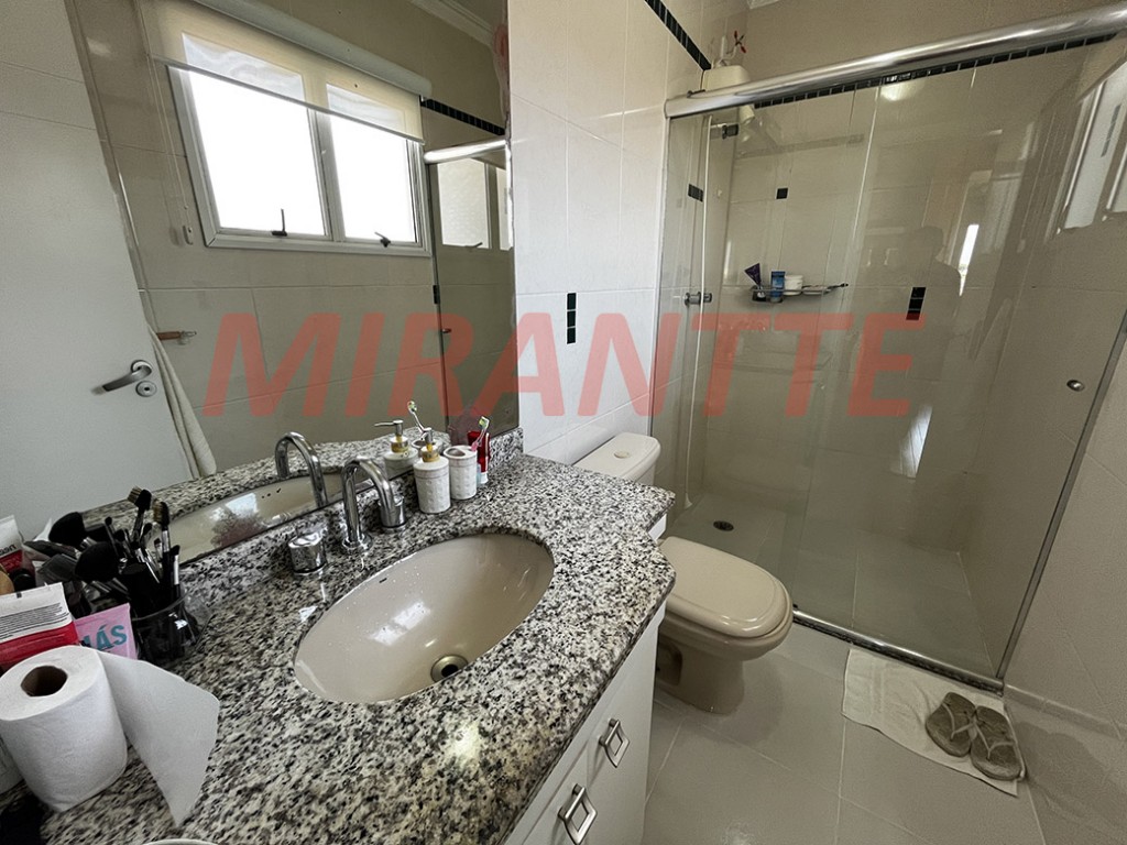 Sobrado de 184m² com 3 quartos em Santa Teresinha