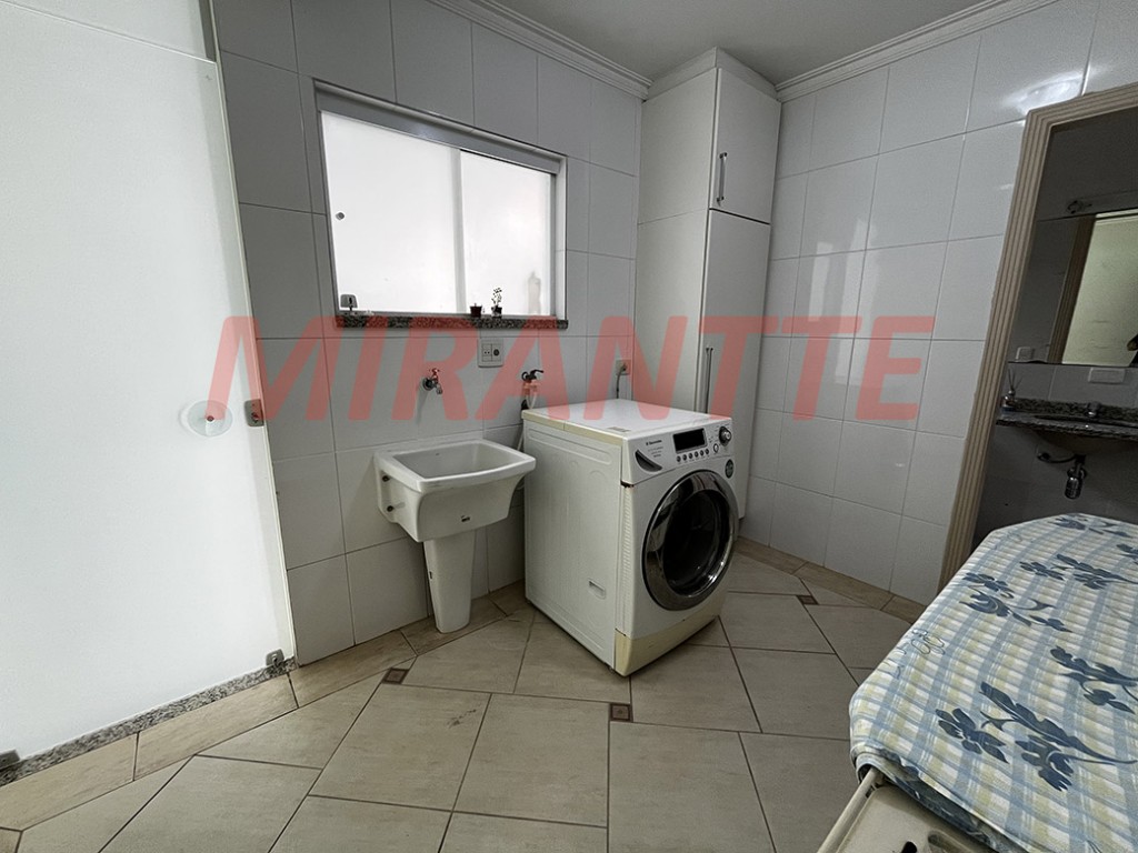 Sobrado de 184m² com 3 quartos em Santa Teresinha