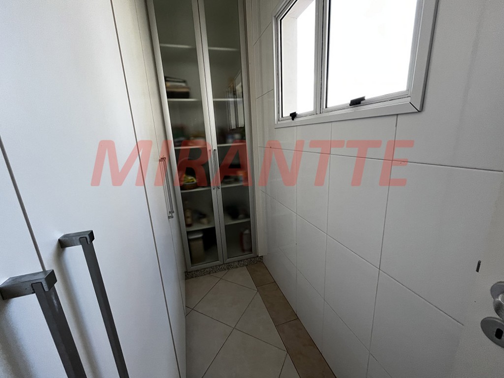 Sobrado de 184m² com 3 quartos em Santa Teresinha