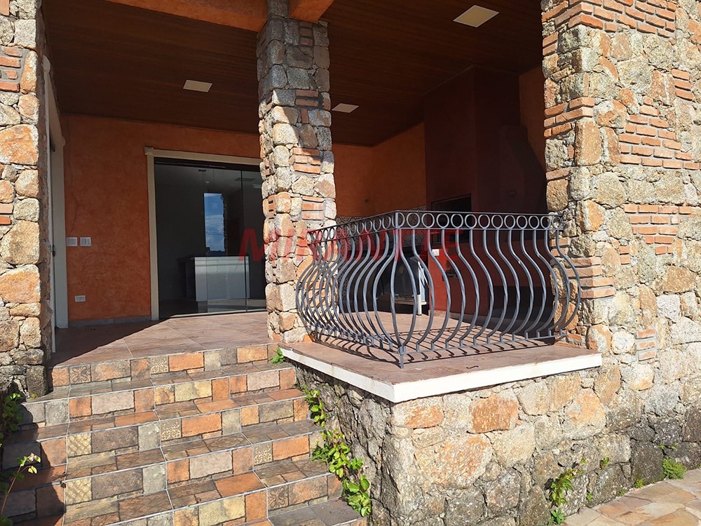 Sobrado de 248m² com 3 quartos em Serra da Cantareira