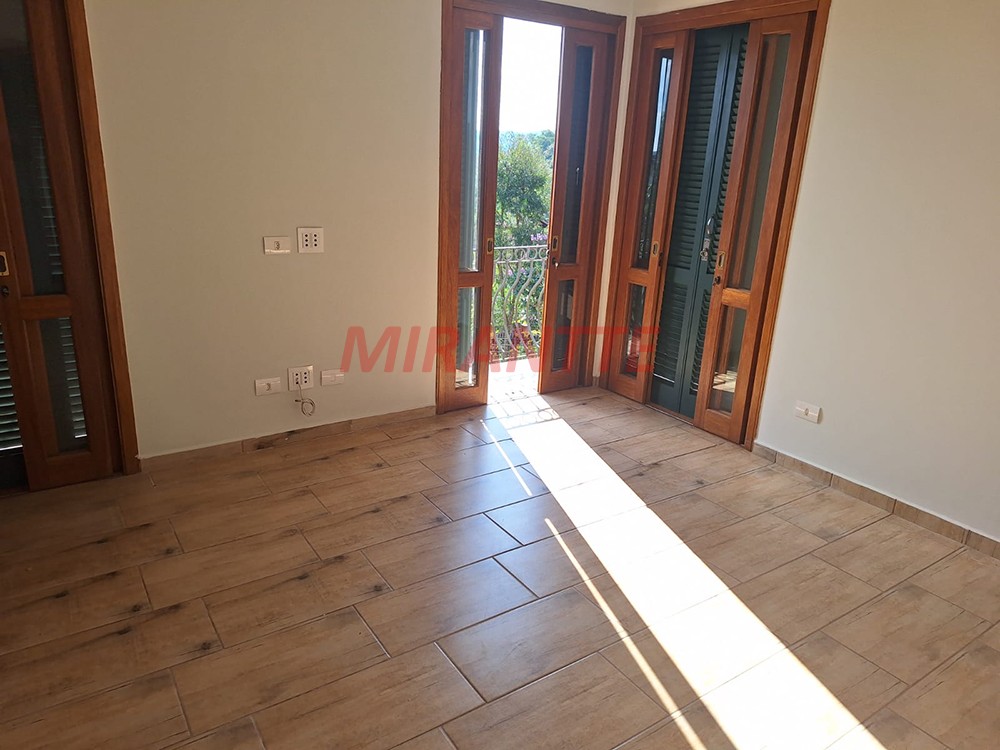 Sobrado de 248m² com 3 quartos em Serra da Cantareira